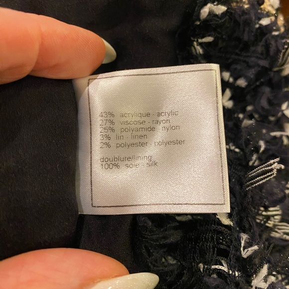 CHANEL ICONIC Runway Lasagne Tweed Little Black jacket size 40 - Picture 16 of 17